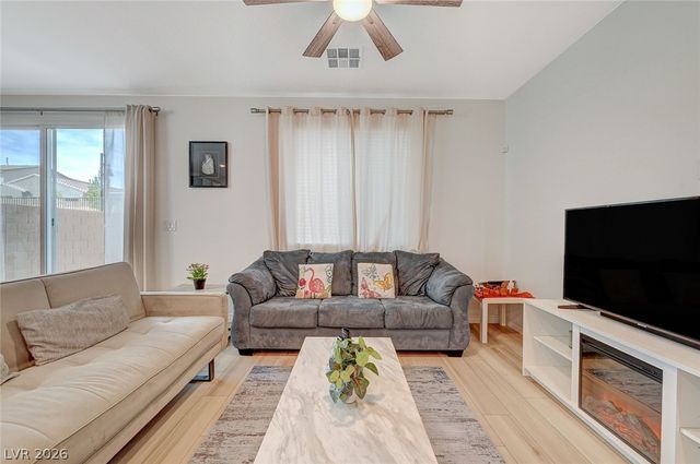 8855 Roadrunner Ravine Street, Las Vegas, NV 89166