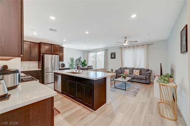 8855 Roadrunner Ravine Street, Las Vegas, NV 89166