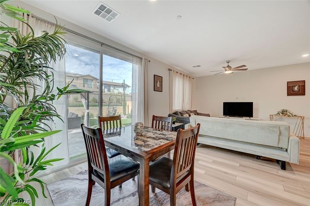 8855 Roadrunner Ravine Street, Las Vegas, NV 89166