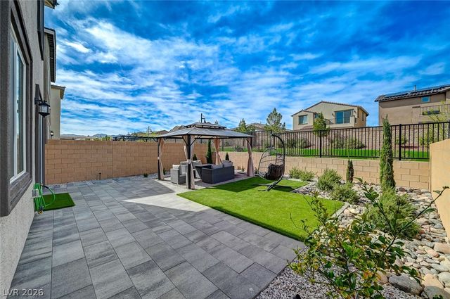 8855 Roadrunner Ravine Street, Las Vegas, NV 89166