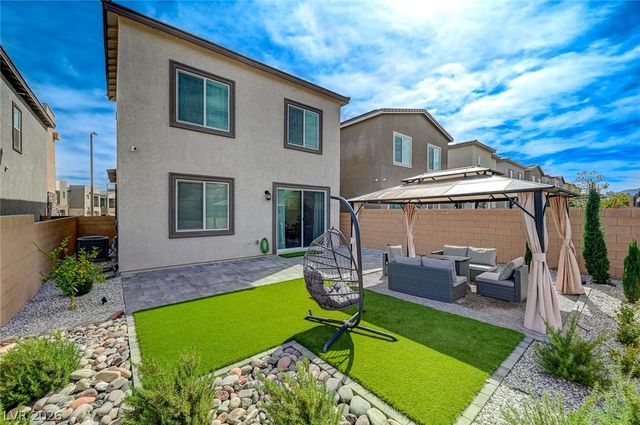 8855 Roadrunner Ravine Street, Las Vegas, NV 89166