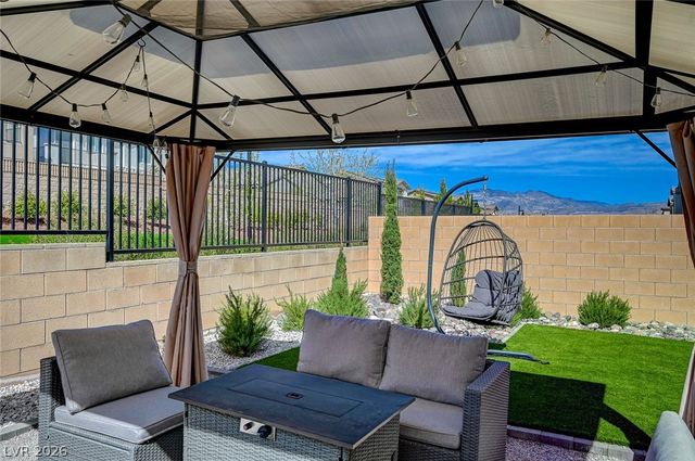 8855 Roadrunner Ravine Street, Las Vegas, NV 89166