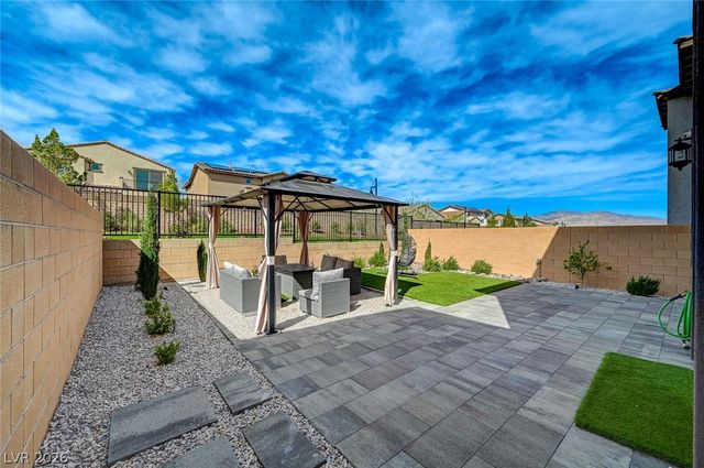 8855 Roadrunner Ravine Street, Las Vegas, NV 89166