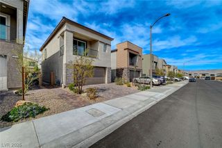 8855 Roadrunner Ravine Street, Las Vegas, NV 89166