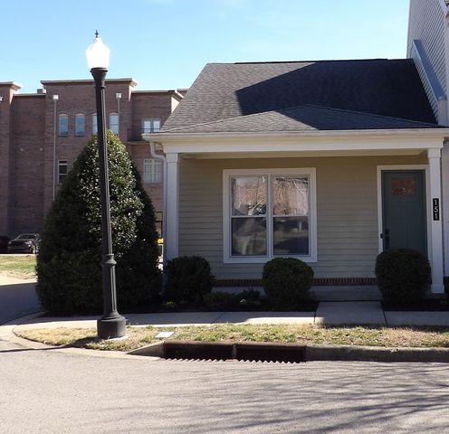 151 Augusta Ave, Pleasant View, TN 37146