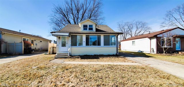 28113 Florence Street, St. Clair Shores, MI 48081