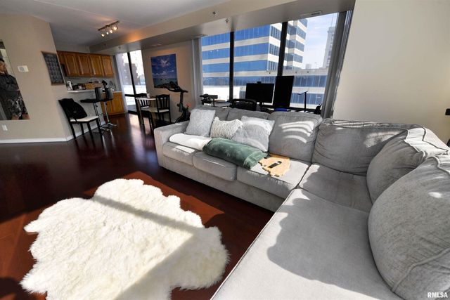 125 SW JEFFERSON Avenue W6E, Peoria, IL 61602