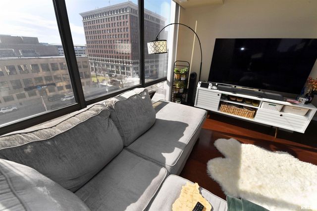 125 SW JEFFERSON Avenue W6E, Peoria, IL 61602