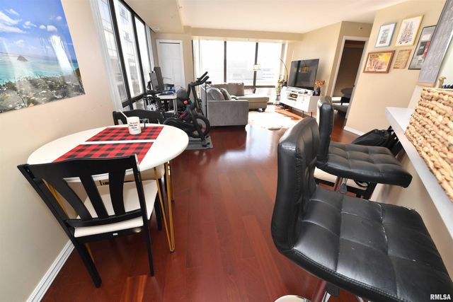 125 SW JEFFERSON Avenue W6E, Peoria, IL 61602