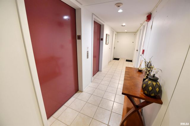 125 SW JEFFERSON Avenue W6E, Peoria, IL 61602