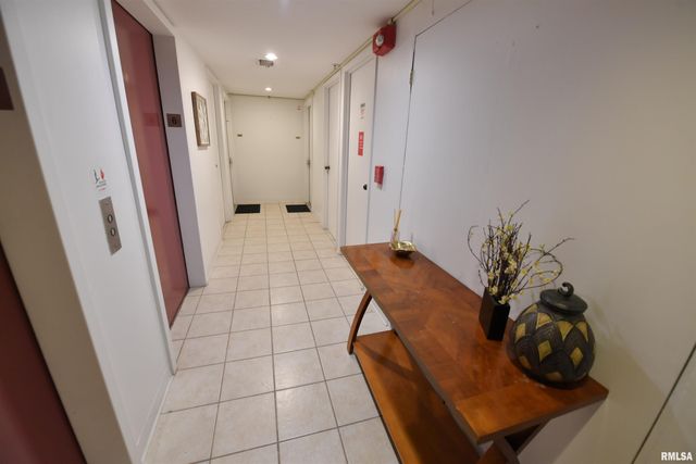 125 SW JEFFERSON Avenue W6E, Peoria, IL 61602