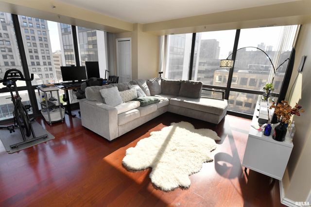 125 SW JEFFERSON Avenue W6E, Peoria, IL 61602