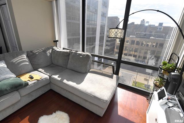 125 SW JEFFERSON Avenue W6E, Peoria, IL 61602