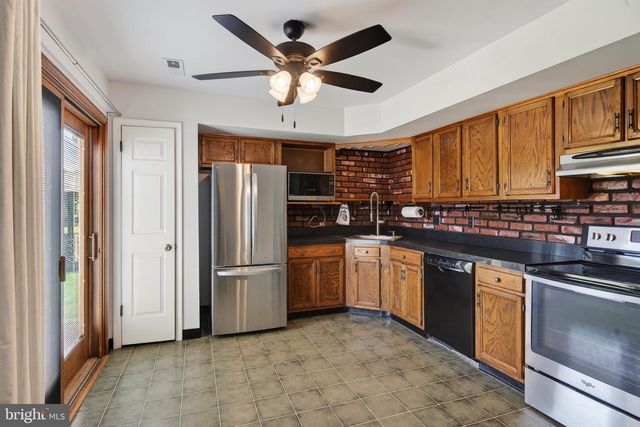 2021 CLONMEL RD, Harleysville, PA 19438