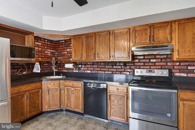 2021 CLONMEL RD, Harleysville, PA 19438