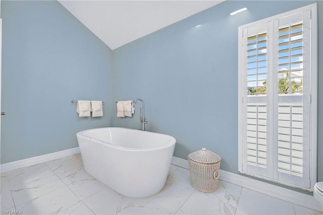 280 Southwinds DR, Sanibel, FL 33957