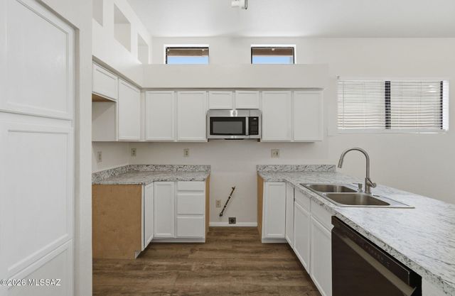 10016 E Paseo San Ardo, Tucson, AZ 85747