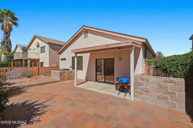 10016 E Paseo San Ardo, Tucson, AZ 85747