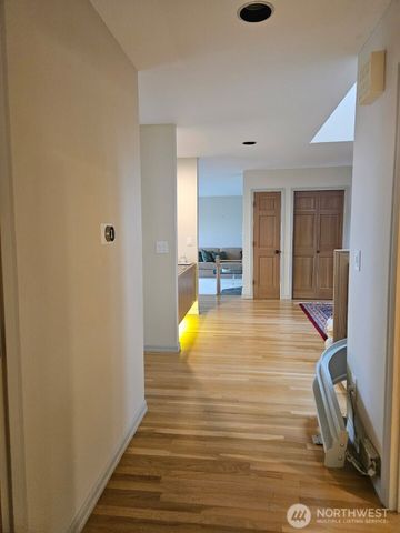 61 Leschi Drive SW, Steilacoom, WA 98388