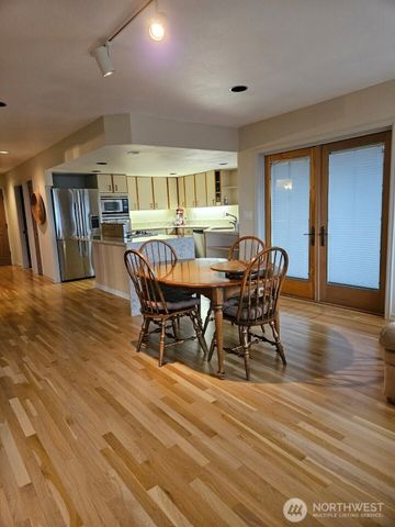 61 Leschi Drive SW, Steilacoom, WA 98388