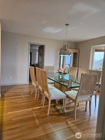 61 Leschi Drive SW, Steilacoom, WA 98388