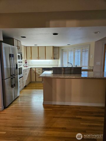 61 Leschi Drive SW, Steilacoom, WA 98388