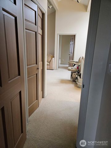 61 Leschi Drive SW, Steilacoom, WA 98388