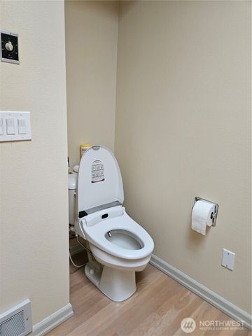 61 Leschi Drive SW, Steilacoom, WA 98388