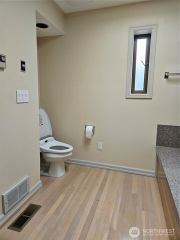 61 Leschi Drive SW, Steilacoom, WA 98388