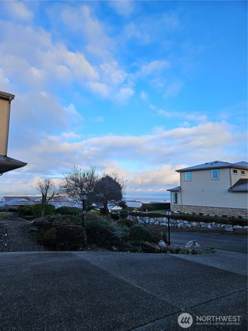 61 Leschi Drive SW, Steilacoom, WA 98388