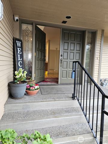 61 Leschi Drive SW, Steilacoom, WA 98388