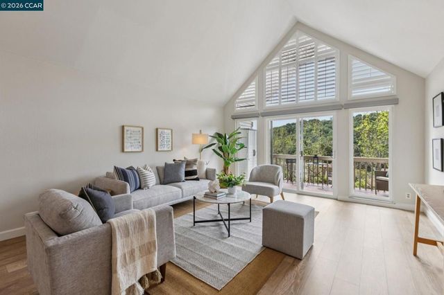 122 Ascot Ct B, Moraga, CA 94556