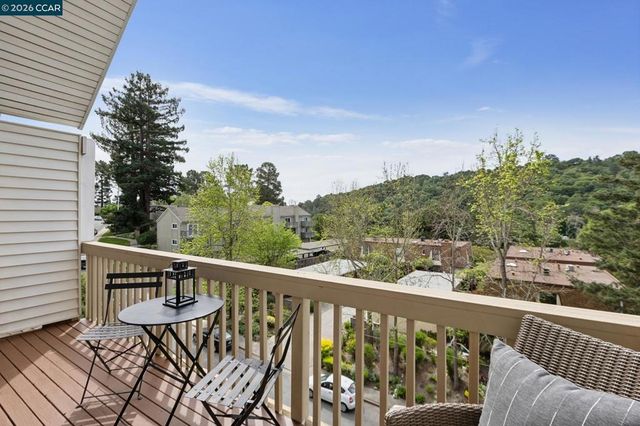 122 Ascot Ct B, Moraga, CA 94556