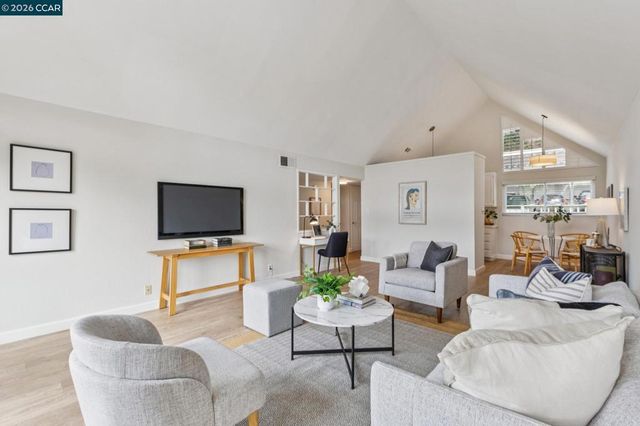 122 Ascot Ct B, Moraga, CA 94556