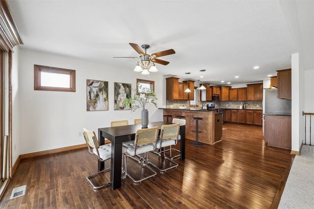 15419 Northview Drive, Urbandale, IA 50323
