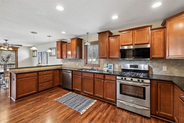 15419 Northview Drive, Urbandale, IA 50323