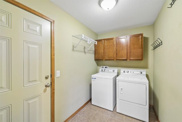 15419 Northview Drive, Urbandale, IA 50323