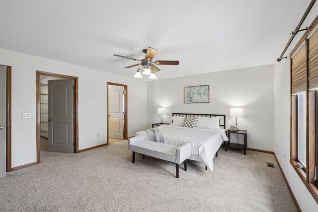 15419 Northview Drive, Urbandale, IA 50323