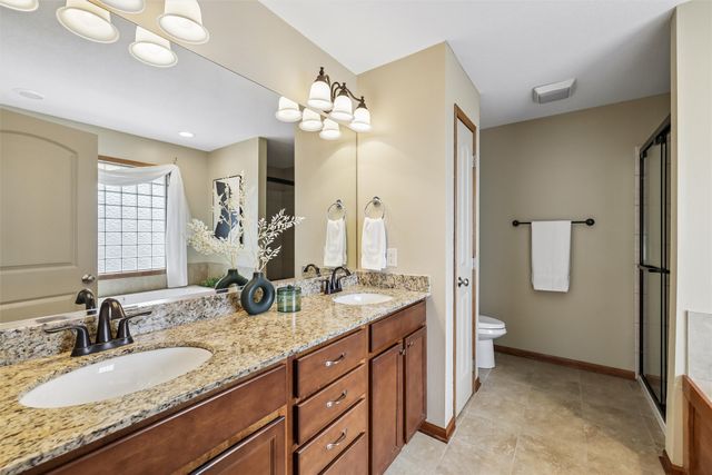 15419 Northview Drive, Urbandale, IA 50323