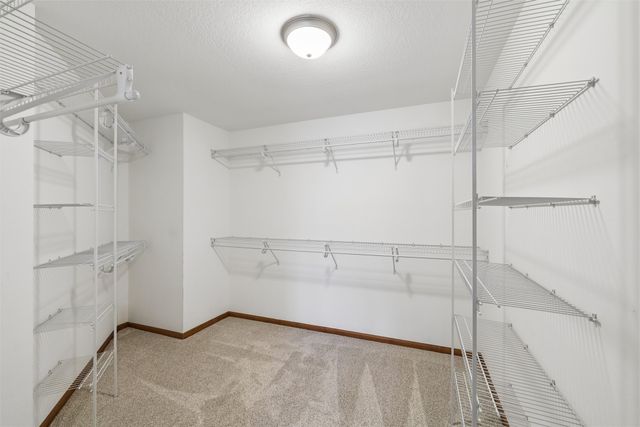 15419 Northview Drive, Urbandale, IA 50323