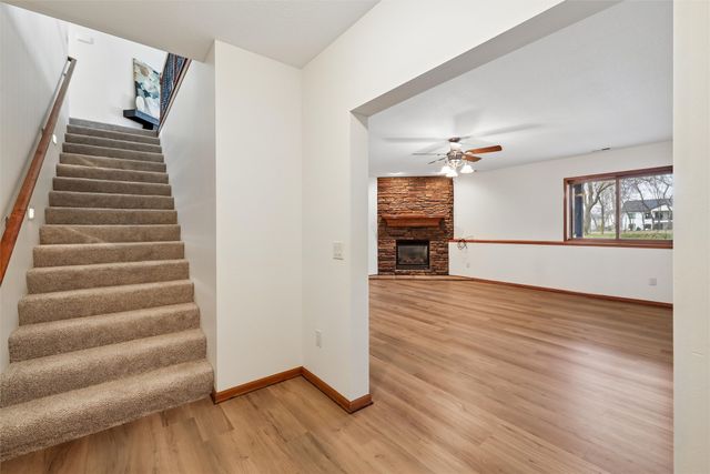 15419 Northview Drive, Urbandale, IA 50323