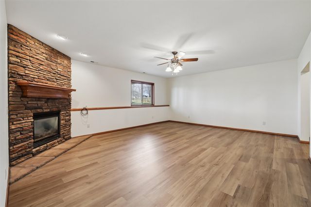 15419 Northview Drive, Urbandale, IA 50323