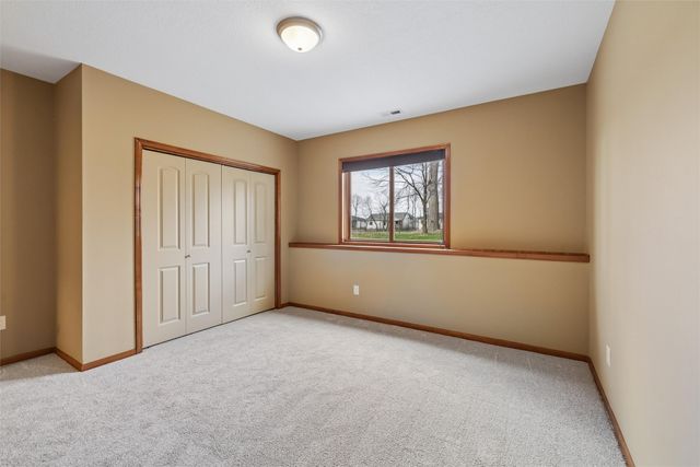 15419 Northview Drive, Urbandale, IA 50323
