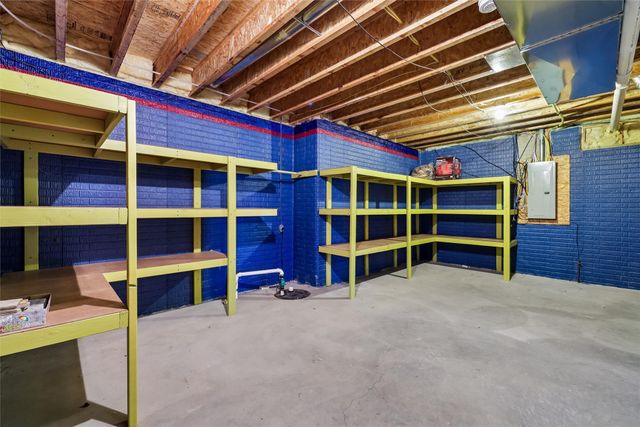 15419 Northview Drive, Urbandale, IA 50323