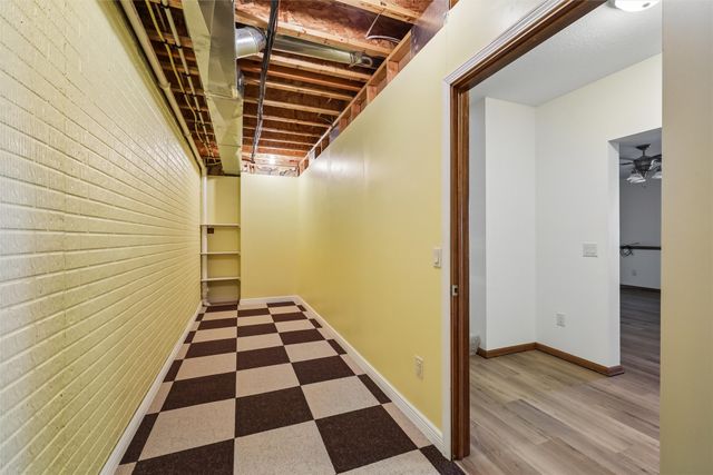 15419 Northview Drive, Urbandale, IA 50323