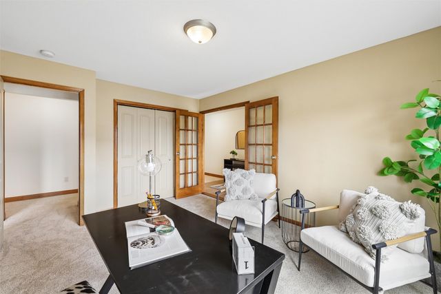 15419 Northview Drive, Urbandale, IA 50323