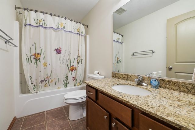 15419 Northview Drive, Urbandale, IA 50323