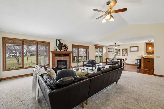 15419 Northview Drive, Urbandale, IA 50323