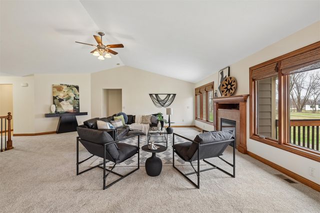 15419 Northview Drive, Urbandale, IA 50323