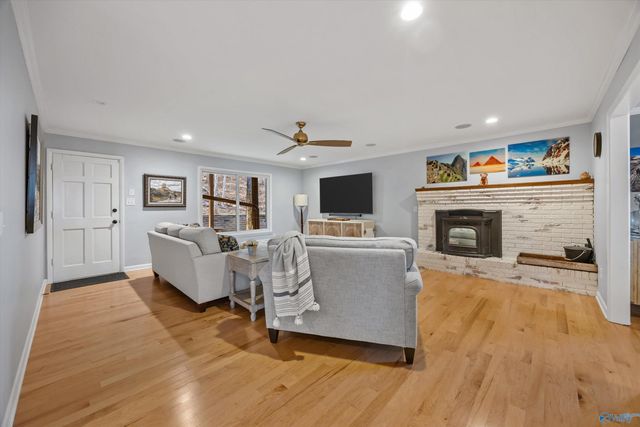 124 Catherine Drive, Owens Cross Roads, AL 35763